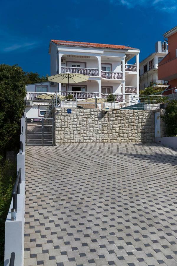 קריקווניצה Apartmani Jordanka מראה חיצוני תמונה